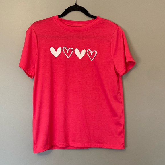 ๐ Bright Pink Tshirt with Hearts - Small - Picture 1 of 5